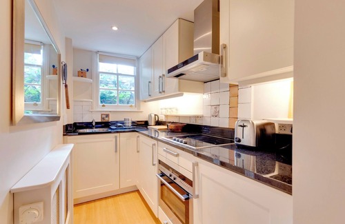 Cambridge House | Pass the Keys | Charming Cottage in City Centre with Free parking