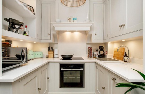 Islington Apartment | Pass the Keys Charming Lux 1 bed-HighburyFields-2 mins from Tube