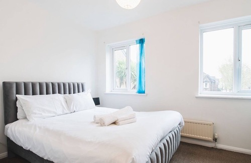 Rotherhithe House | Pass the Keys | Cosy SE London house near tube line