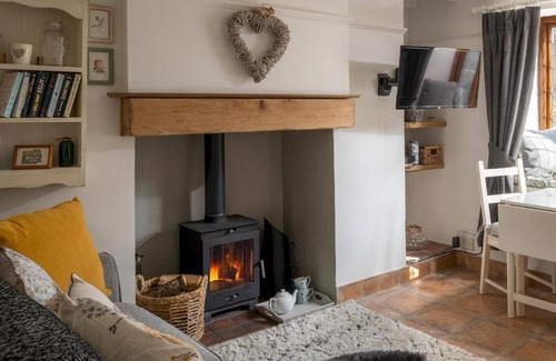 Dyserth House | Pass the Keys Cozy 2 bedroom cottage in Dyserth