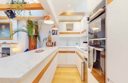 Frognal and Fitzjohns Apartment | Pass the Keys | Elegant flat in trendy Hampstead