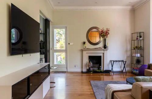 Belsize Apartment | Pass the Keys - Elegant property in Primrose Hill, North Central London
