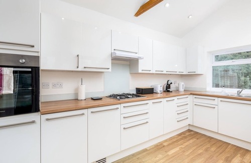 Eastcote House | Pass the Keys | Family Friendly 3 Bed Home In Pinner Pets Welcome