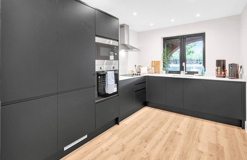 Rotherhithe House | Pass the Keys | London Waterfront Townhouse near tube