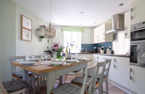 Cheltenham House | Pass the Keys | Lovely 4 bedroom family home with garden & parking