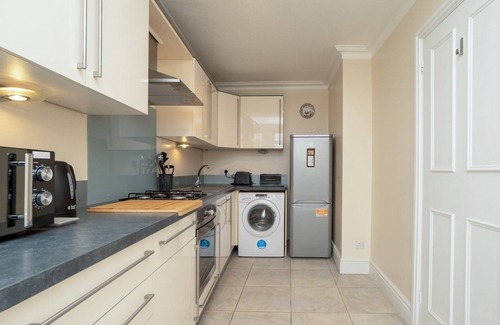 Bath Apartment | Pass the Keys | Lovely 1 bed flat with parking close to the centre
