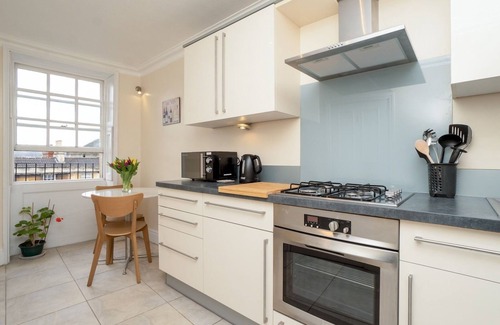 Bath Apartment | Pass the Keys | Lovely 1 bed flat with parking close to the centre