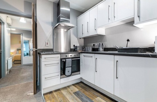 Belfast Apartment | Pass the Keys | Lovely 1BR Apt in No. 1 Location w/Top Amenities