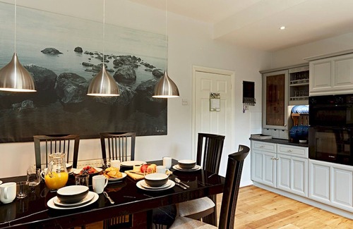 Shrewsbury House | Pass the Keys | Luxury 5 bedroom Riverside home in town centre