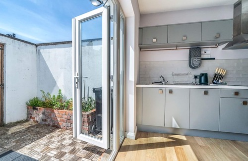 Queens Quarter House | Pass the Keys | Luxury 2Bed 2Bath Townhouse
