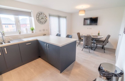 Edwalton House | Pass the Keys | Modern 3-Bed Home with Garden & Free Parking