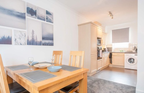 Butetown Apartment | Pass the Keys | Modern 2 Bedroom apartment next to Bay with Parking