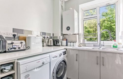 Queenstown Apartment | Pass the Keys | Modern Apartment in the heart of Battersea Park
