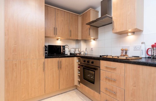 Wandsworth Apartment | Pass the Keys | Modern Home Near Central London