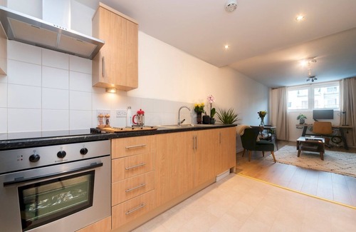 Wandsworth Apartment | Pass the Keys | Modern Home Near Central London