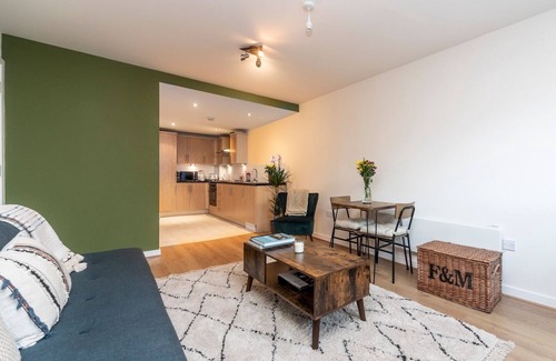 Wandsworth Apartment | Pass the Keys | Modern Home Near Central London