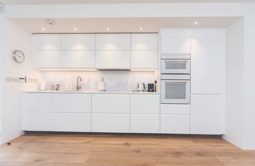 Thamesfield Apartment | Pass the Keys | Modern Luxury 1 Bedroom Spacious Flat