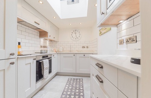 Newland Near Ulverston House | Pass the Keys | Mop Fair Sunny Garden Town Centre
