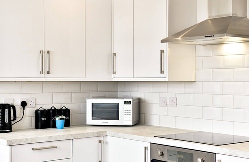 Killay House | Pass the Keys | Newly Renovated Bungalow - Stunning views of Gower