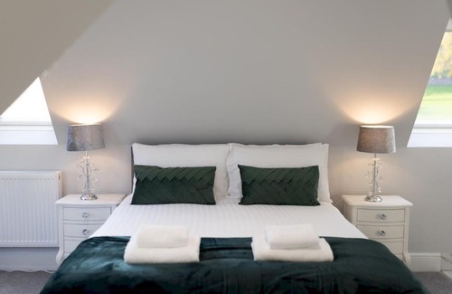 Manordeilo House | Pass the Keys North Lodge