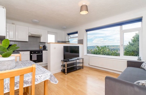 Bath Apartment | Pass the Keys | One bed flat with stunning views and free parking