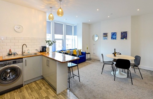Caerau Apartment | Pass the Keys | Pontcanna - Chic 2-Bed Flat w/Parking