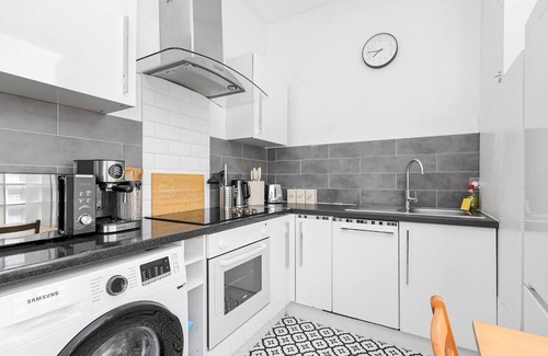 Weavers Apartment | Pass the Keys | Shoreditch High Street Secret Gem for 4