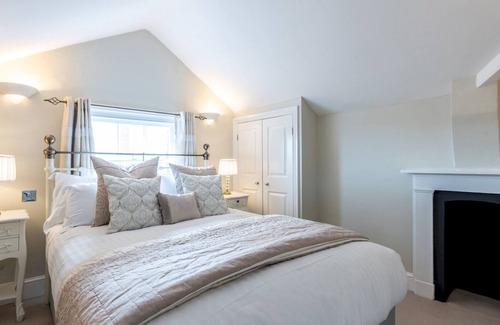 Shrewsbury House | Pass the Keys | Stunning Georgian town house in the centre of town