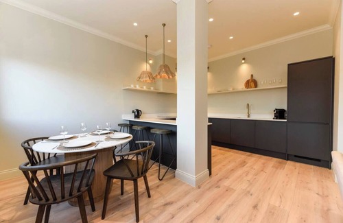 Twickenham Riverside Apartment | Pass the Keys | Stunningly designed gem, London