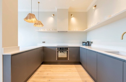Twickenham Riverside Apartment | Pass the Keys | Stunningly designed gem, London
