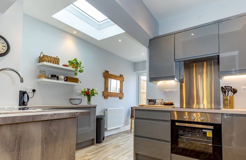 Shrewsbury House | Pass the Keys | Stylish Modern Victorian Home with Two Bedrooms