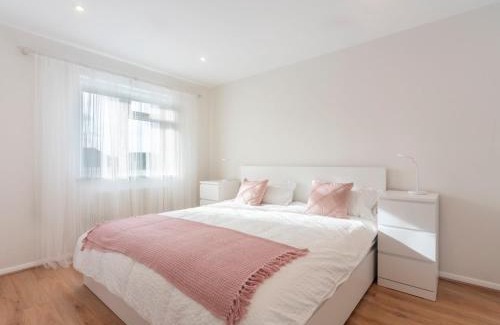 Worcester Park House | Pass the Keys Stylish 2 Bedroom Family Home