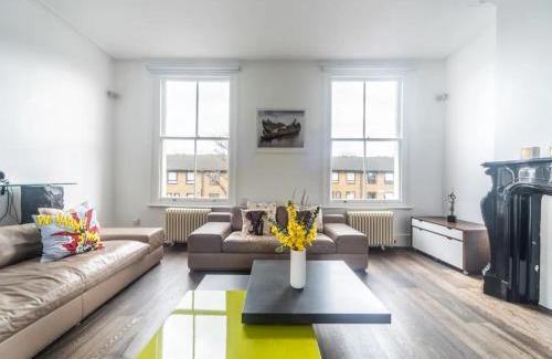 Harrow Road Apartment | Pass the Keys Stylish 3-Bed Duplex Apartment Near Notting Hill