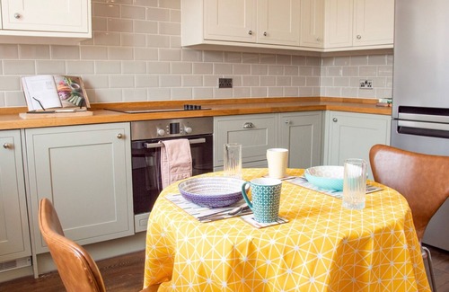 Bath Apartment | Pass the Keys | Stylish apartment in stunning location plus parking
