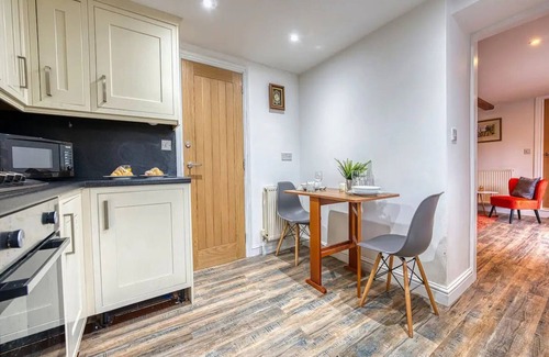 Bakewell Cottage | Pass the Keys | Stylish & Modern Bakewell Cottage for 4 & Parking