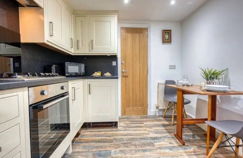 Bakewell Cottage | Pass the Keys | Stylish & Modern Bakewell Cottage for 4 & Parking