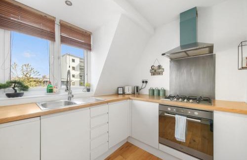 Haggerston Apartment | Pass the Keys Stylish Studio Apartment in Haggerston