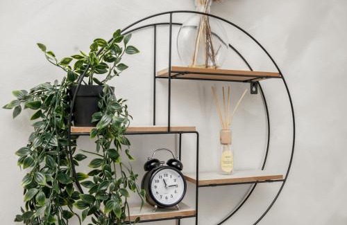 Haggerston Apartment | Pass the Keys Stylish Studio Apartment in Haggerston