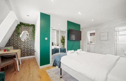 Haggerston Apartment | Pass the Keys Stylish Studio Apartment in Haggerston