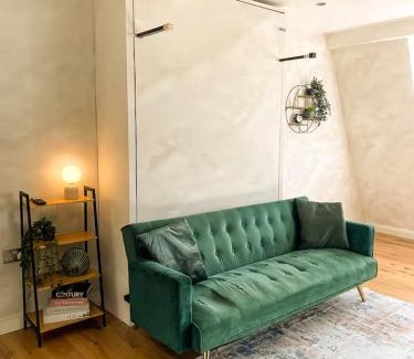 Haggerston Apartment | Pass the Keys Stylish Studio Apartment in Haggerston