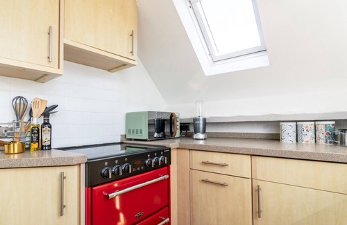 Avening Apartment | Pass the Keys | Tranquil & cosy apartment in centre of Avening