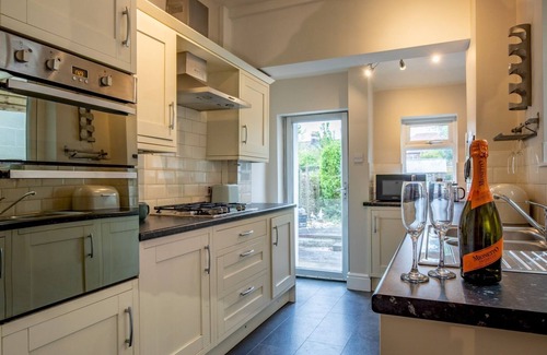 Shrewsbury House | Pass the Keys | Two bedroom Victoria Town house, easy walk of town