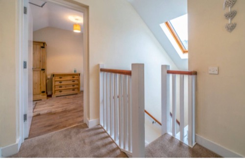 Belfast Apartment | Pass the Keys | Wonderful Duplex Apartment - Perfect For Longer Stays