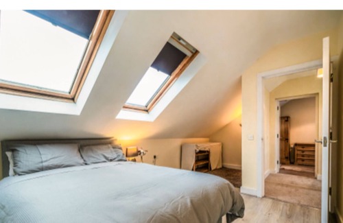 Belfast Apartment | Pass the Keys | Wonderful Duplex Apartment - Perfect For Longer Stays