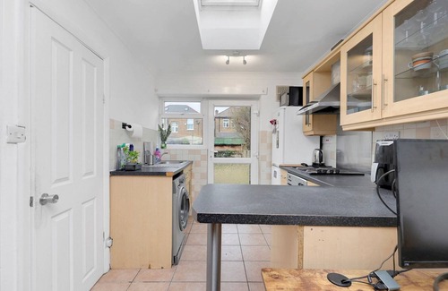 Forest Gate House | Pass the Keys | Your London Getaway: Cosy Flat in Prime Location