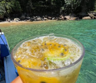 Mambucaba Boat Rental | Passeio de barco em Paraty