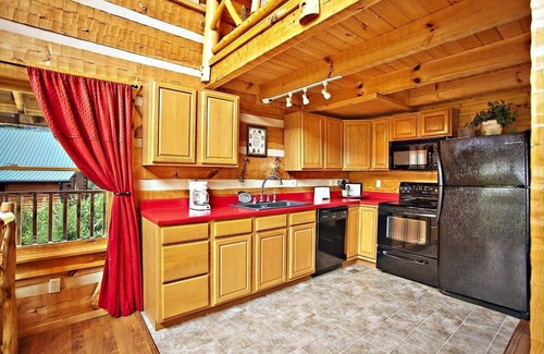 Sevierville Cabin | Passion's Peak - Sleeps 2