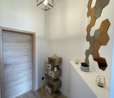 Saint-Laurent Apartment | Patenier Hidden Garden 1bdr with garden
