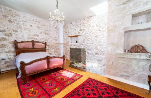 Krouson House | Paternal Shelter Alexander