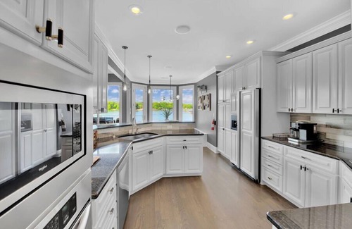 Mayhew House | Pathway Bay with optional boat rental